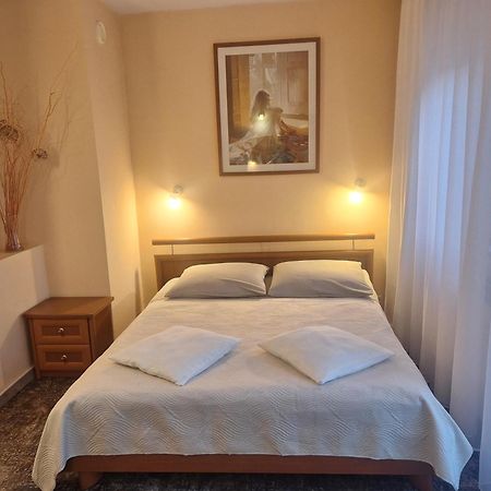 Hotel W Dobieszkowie Stryków Buitenkant foto