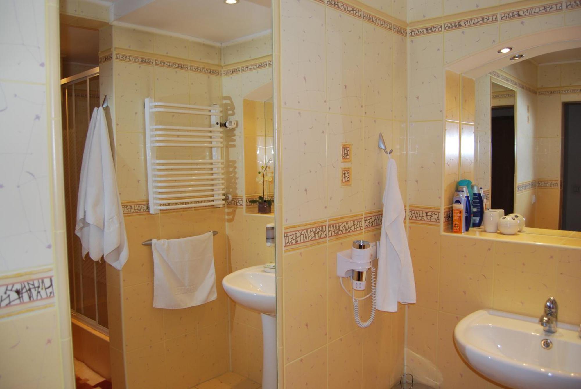 Hotel W Dobieszkowie Stryków Kamer foto
