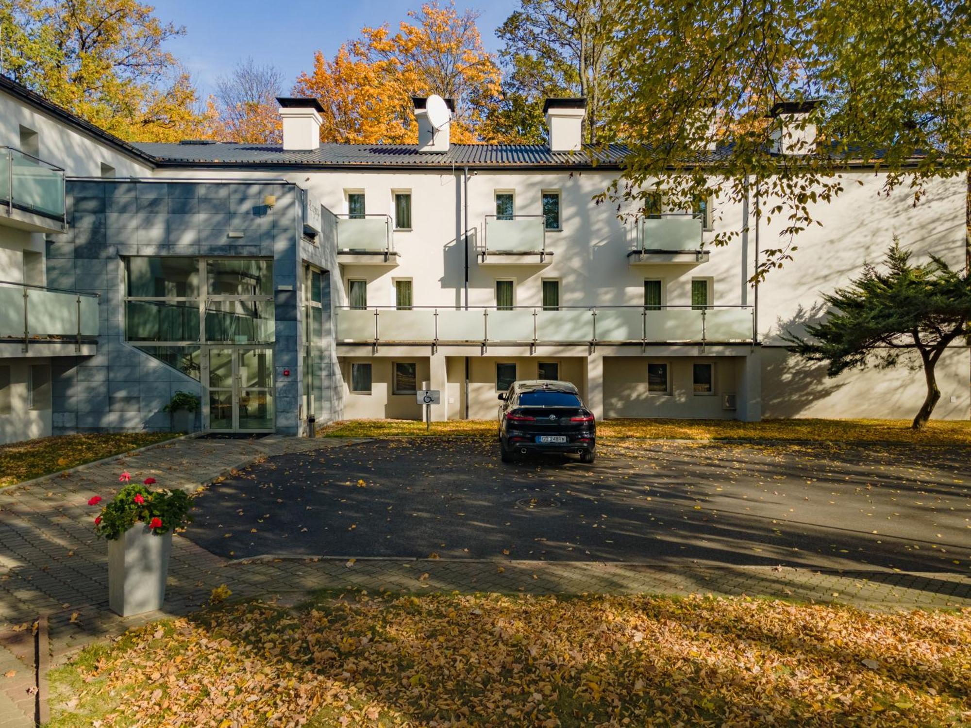 Hotel W Dobieszkowie Stryków Buitenkant foto
