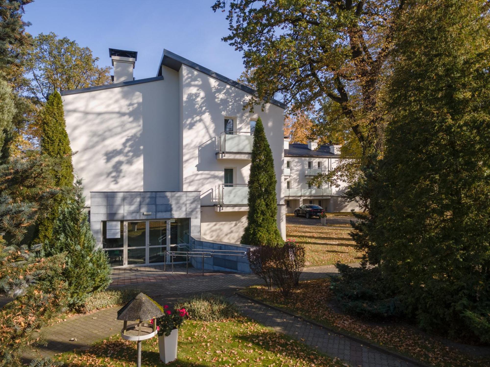 Hotel W Dobieszkowie Stryków Buitenkant foto