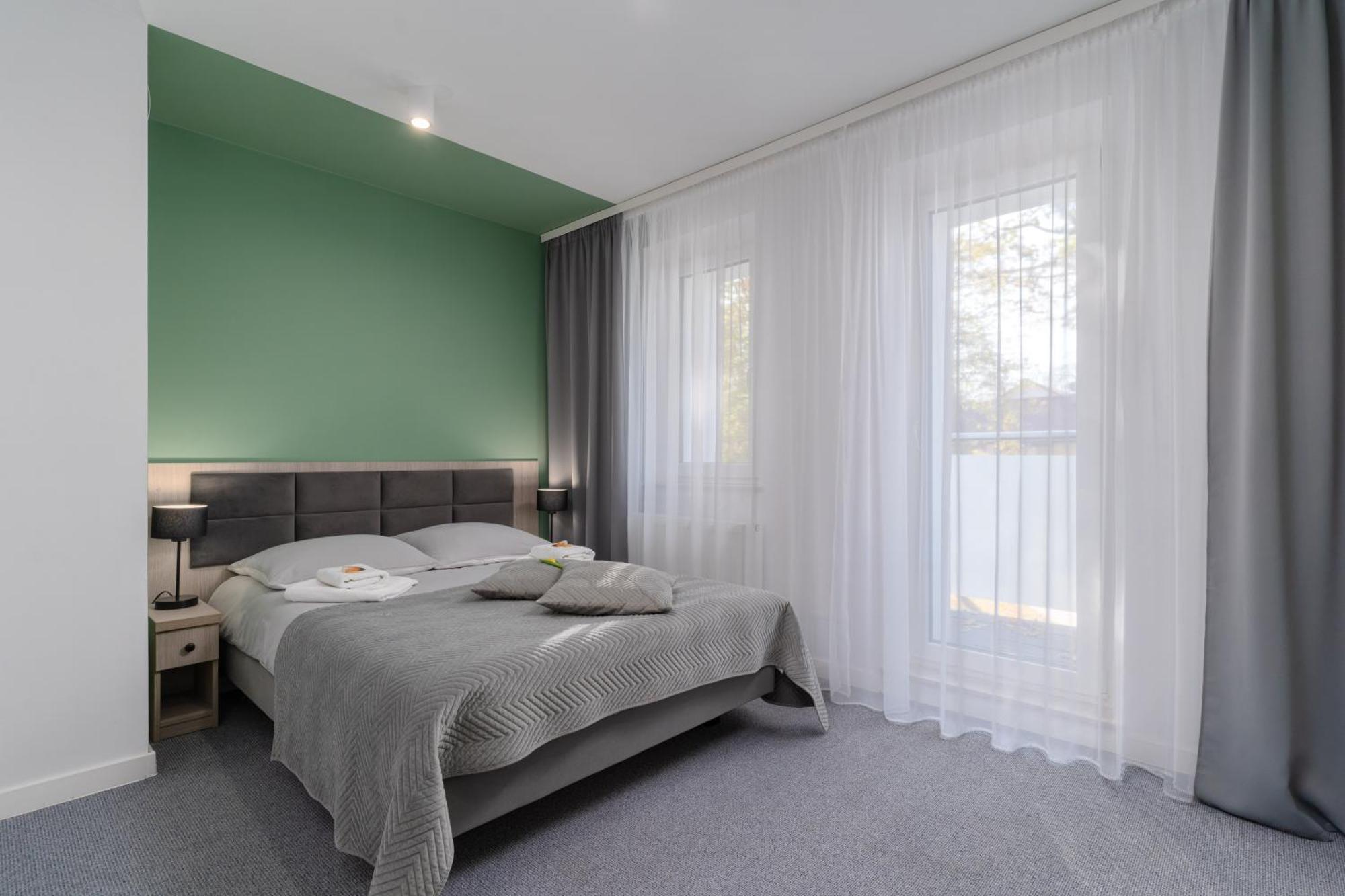 Hotel W Dobieszkowie Stryków Buitenkant foto