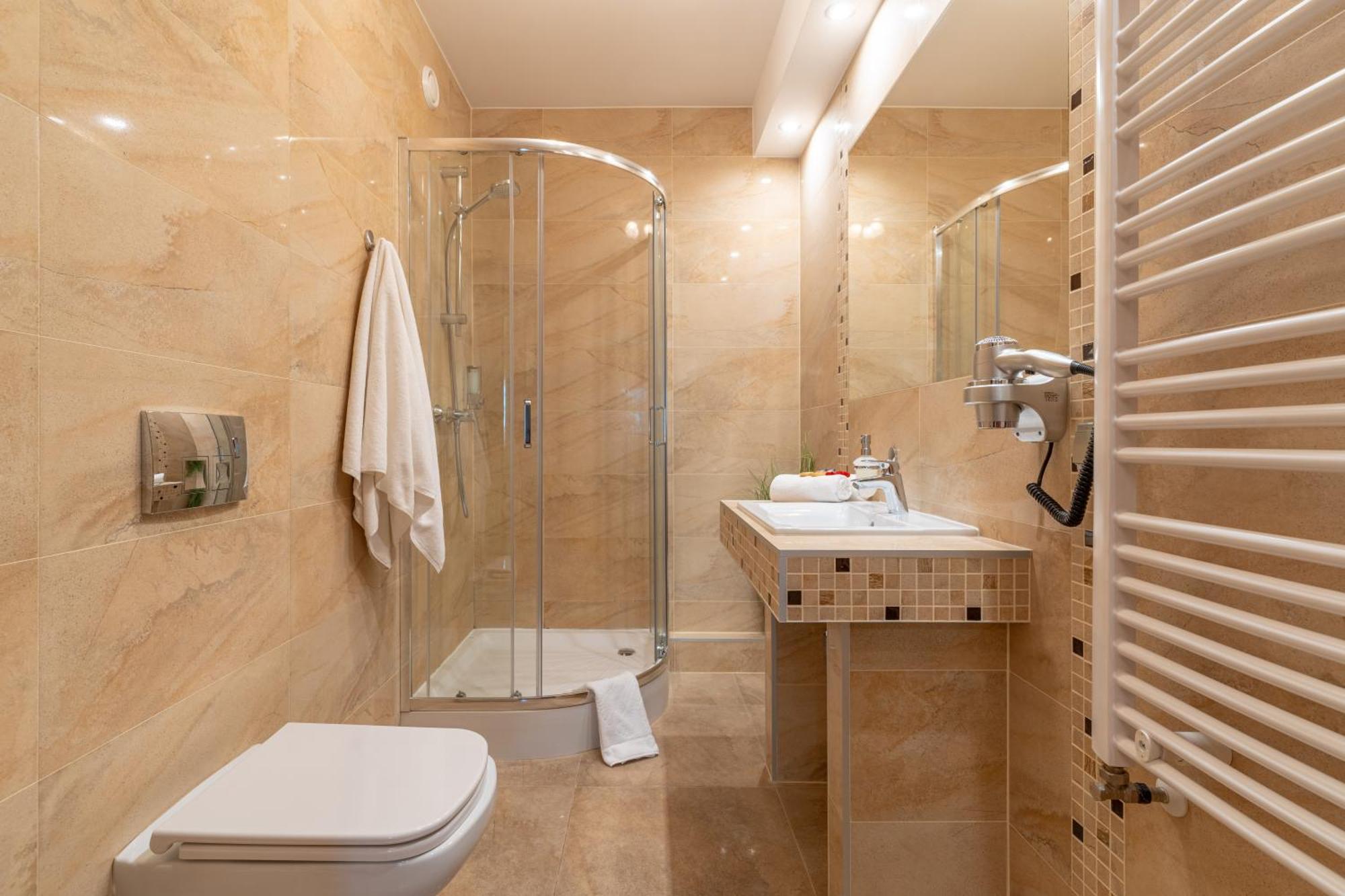 Hotel W Dobieszkowie Stryków Buitenkant foto