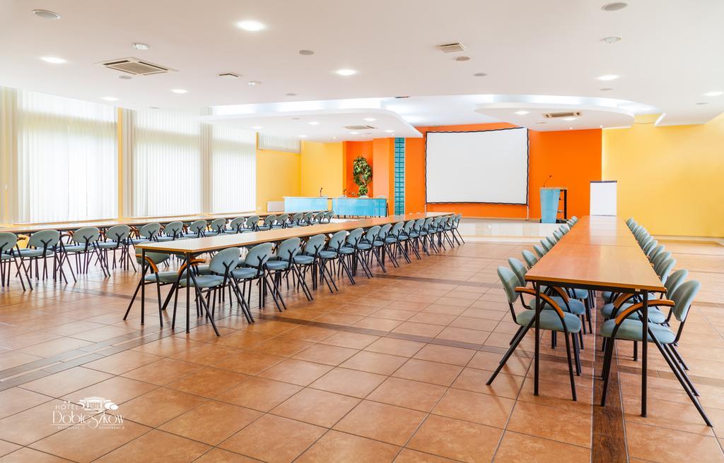 Hotel W Dobieszkowie Stryków Buitenkant foto